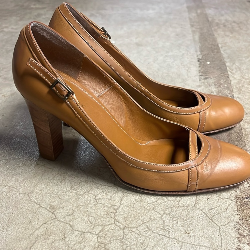 Banana Republic Vanchetta Tan Size 9 heels - Picture 1 of 8